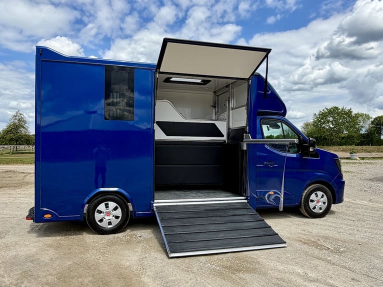 Renault Master RJH Sport 2-Pferdetransporter – neues Modell mit Automatik – sofort verfügbar!