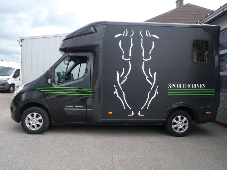 RENAULT Paragan Pferdetransporter Selbstfahrer