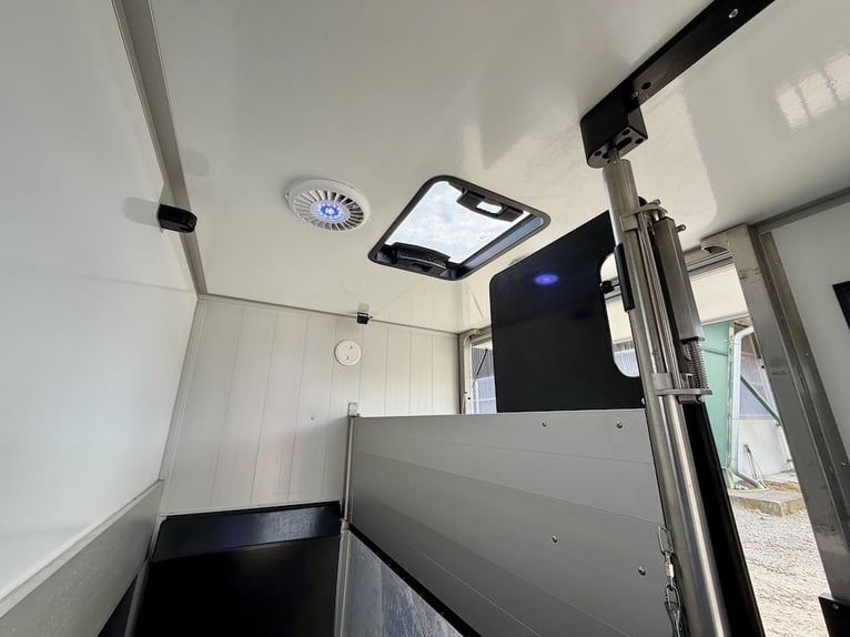 Renault Roelofsen Yorse 2-Pferdetransporter - letztes Modell - hohe Zuladung - SONDERPREIS