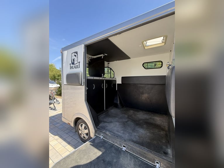 THEAULT PROTEO 3,5 t – 5-Sitzer – nur 85.000 km – gepflegter Pferdetransporter