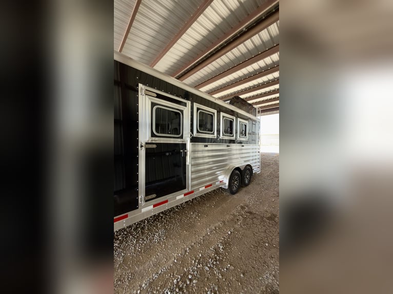 American Horsetrailer Exiss Gooseneck 7408LQ mit Deutscher Zulasussung