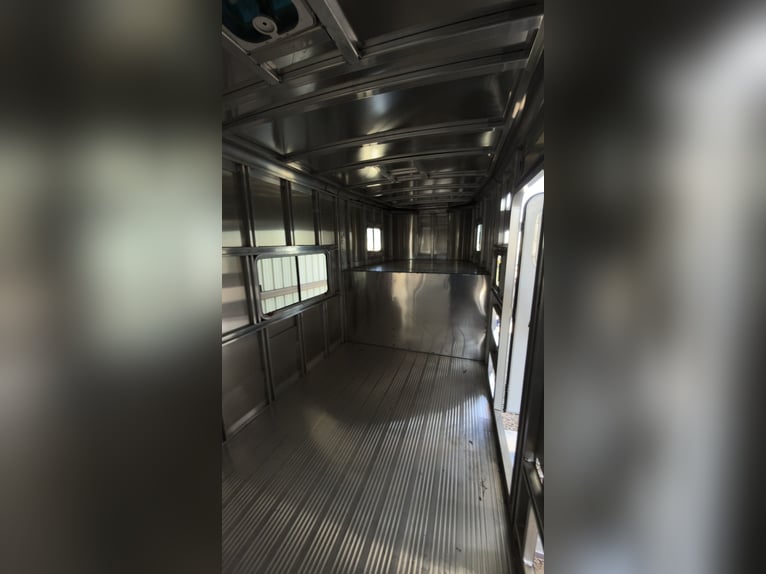American Horsetrailer Exiss Gooseneck 7408LQ mit Deutscher Zulasussung