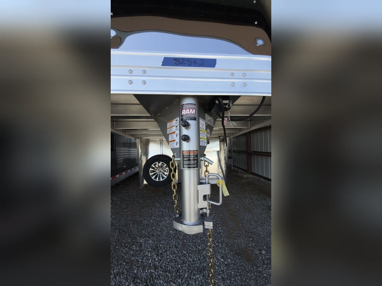 American Horsetrailer Exiss Gooseneck 7408LQ mit Deutscher Zulasussung