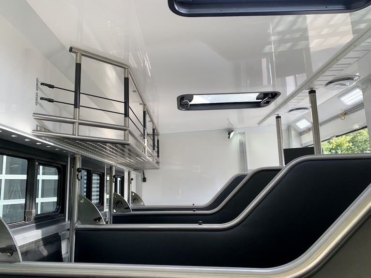 Mercedes-Benz Actros 1835 RJH Pferdetransporter Pop-Out 350 PS 5 Pferde Dusche Wohnung WC LKW