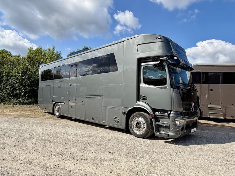 Mercedes-Benz Actros 1840 RJH Exclusive H5 Pferdetransporter LKW Slide-Out Dacherhöhung NEU