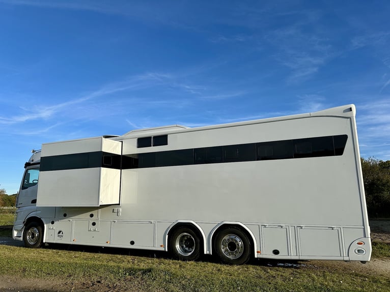 Mercedes-Benz Actros 2545 RJH Exclusive H6 Pferdetransporter LKW 6 Pferde 450 PS Dusche WC Wohnung