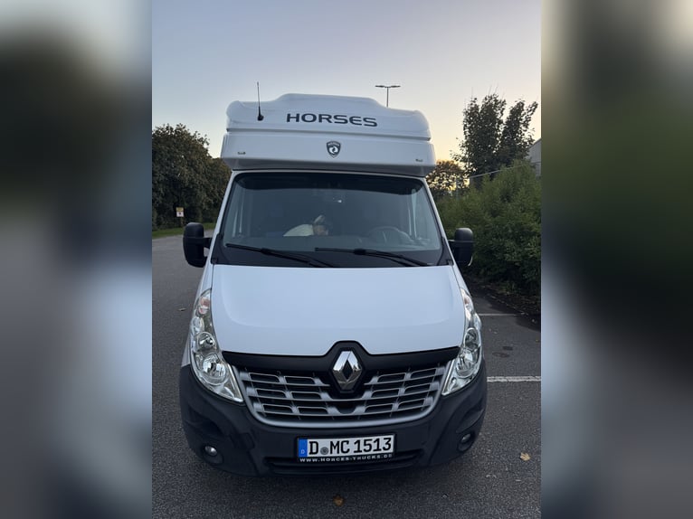 Pferdetransporter Paragan auf Renault Master 3 XL
