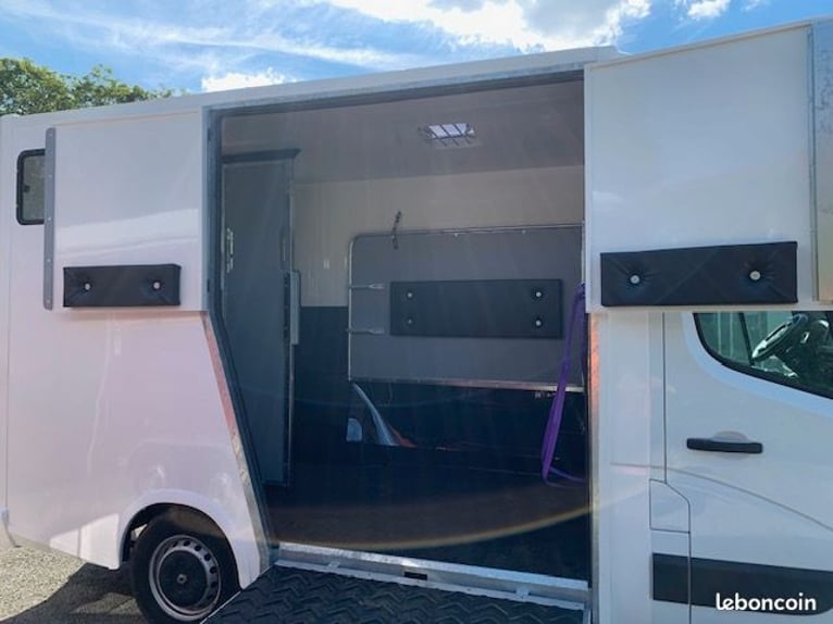 Verkaufe Renault Master mit 150 PS