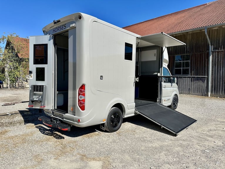 MAN Roelofsen Parados Sport XL 2-Pferdetranporter Automatik LKW Neu