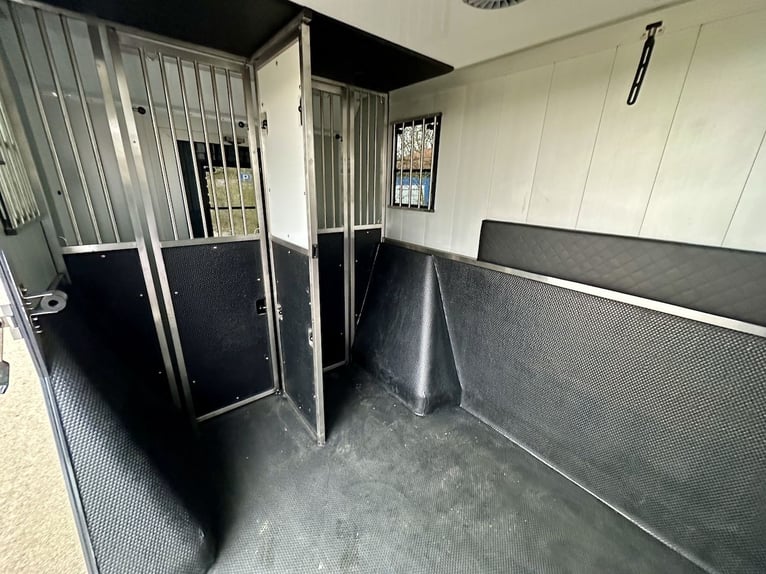 Mercedes-Benz Sprinter 2-Pferdetransporter Automatik Hengstausstattung LKW