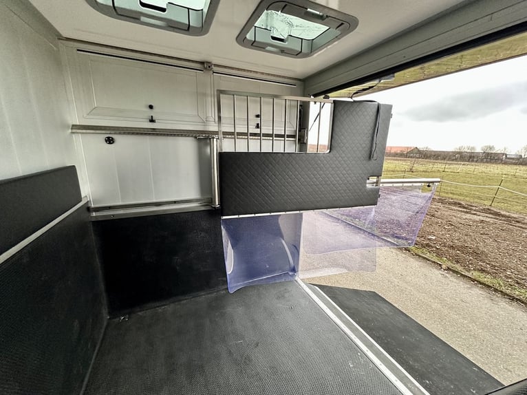 Mercedes-Benz Sprinter 2-Pferdetransporter Automatik Hengstausstattung LKW