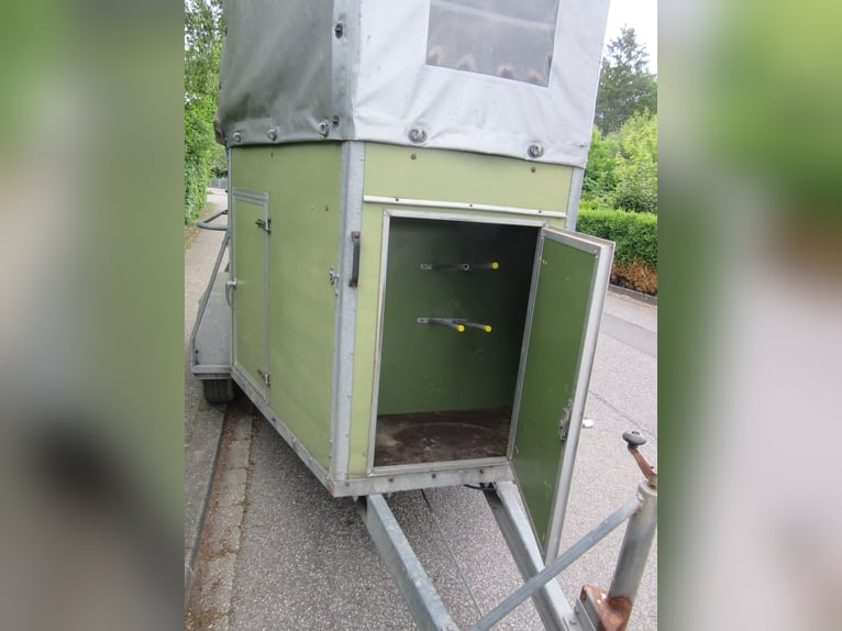 Pferdehänger mit Stallzelt. TÜV neu, Reifen neu
