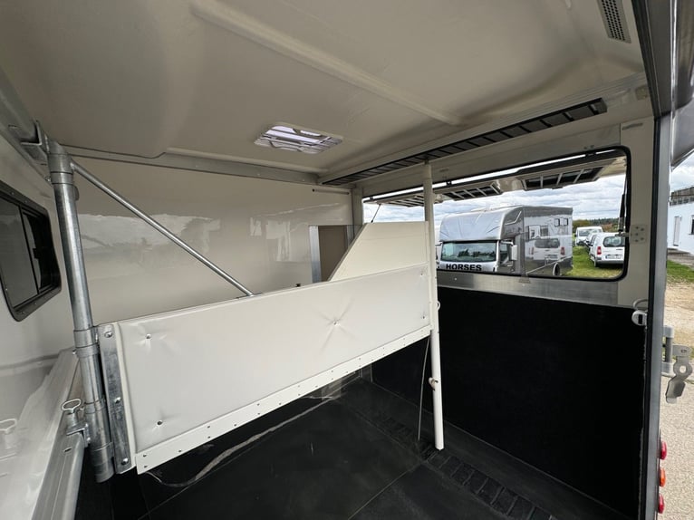 Pferdetransporter DT Trailer 2 Pferde mit Großer Wohnung 3,5t -Heizung-Mautfrei