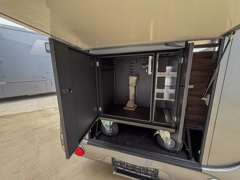 Pferdetransporter DT Trailer 2 Pferde mit Wohnung/Sattelschrank Horsetrailer Chevaux Viehtransporter