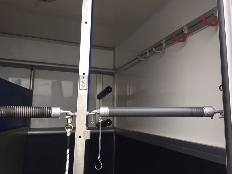 Pferdetransporter MAN TGL 12.210 5 Pferde mit Wohnkabine