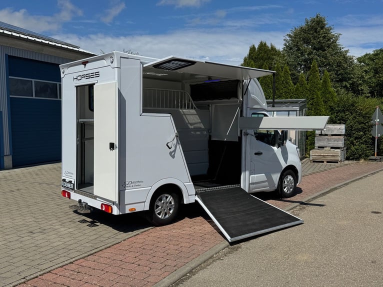 Pferdetransporter Renault  3,5t Klima Neufahrzeug 2290KG  Viehtransporter Selbstfahrer