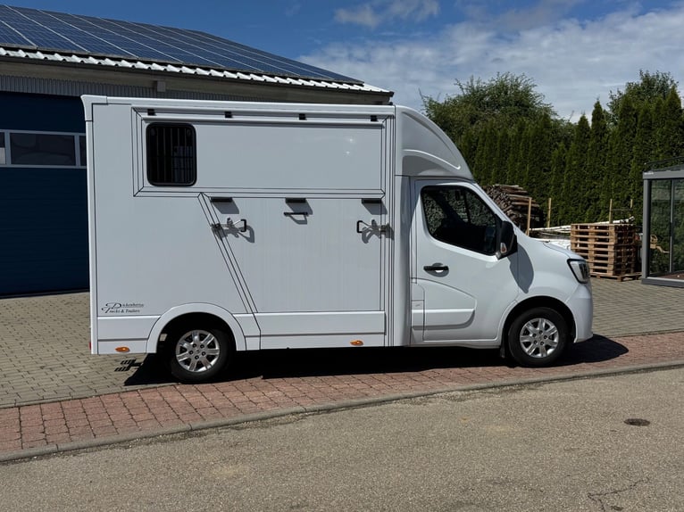 Pferdetransporter Renault  3,5t Klima Neufahrzeug 2290KG  Viehtransporter Selbstfahrer