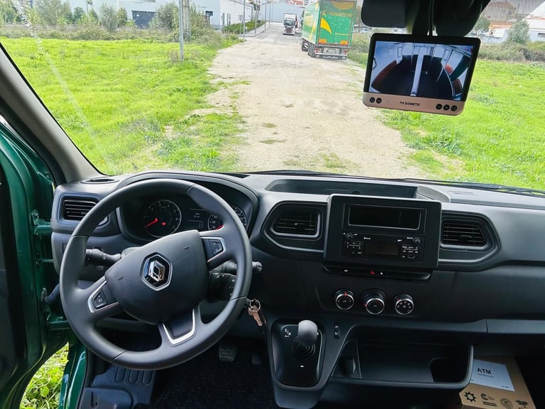 Pferdetransporter Renault ATM Haras / 5-Sitzer / Automatik Getriebe