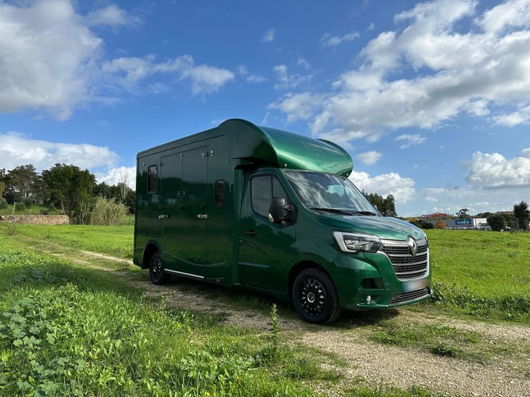 Pferdetransporter Renault ATM Haras / 5-Sitzer / Automatik Getriebe
