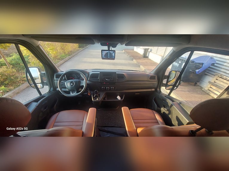 Pferdetransporter Renault Master ATM 5-Sitzer mit 2 J.Garantie