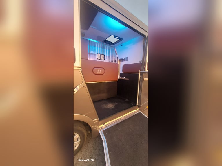 Pferdetransporter Renault Master ATM 5-Sitzer mit 2 J.Garantie