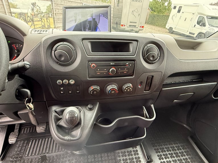 Pferdetransporteuer Renault Primero