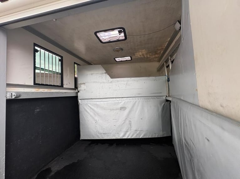 Pferdetransporter für 3 Pferde