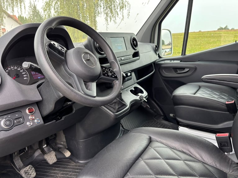 Pferdetransporter Mercedes Sprinter 200 PS Aufbau 2026 5 Sitze