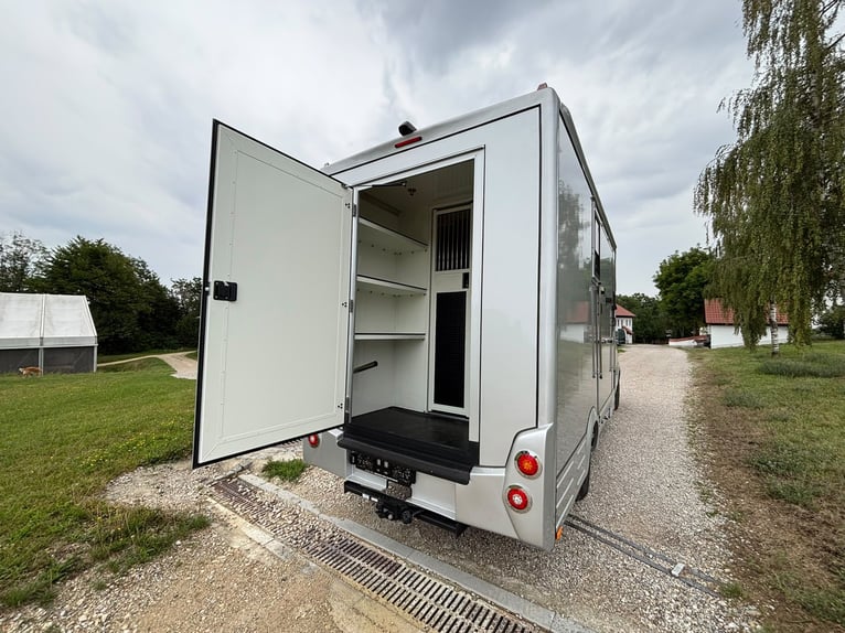 Pferdetransporter Mercedes Sprinter 200 PS Aufbau 2026 5 Sitze