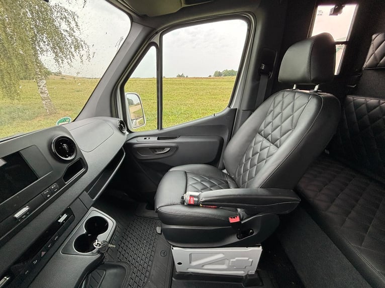 Pferdetransporter Mercedes Sprinter 200 PS Aufbau 2026 5 Sitze