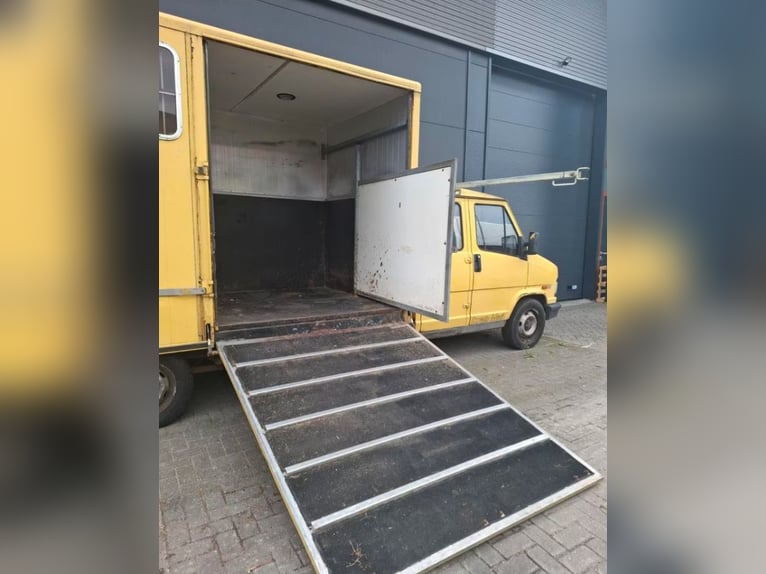 Zweipferdewagen. In den Niederlanden frei von Kfz-Steuer, TÜV bis Dezember 2027.