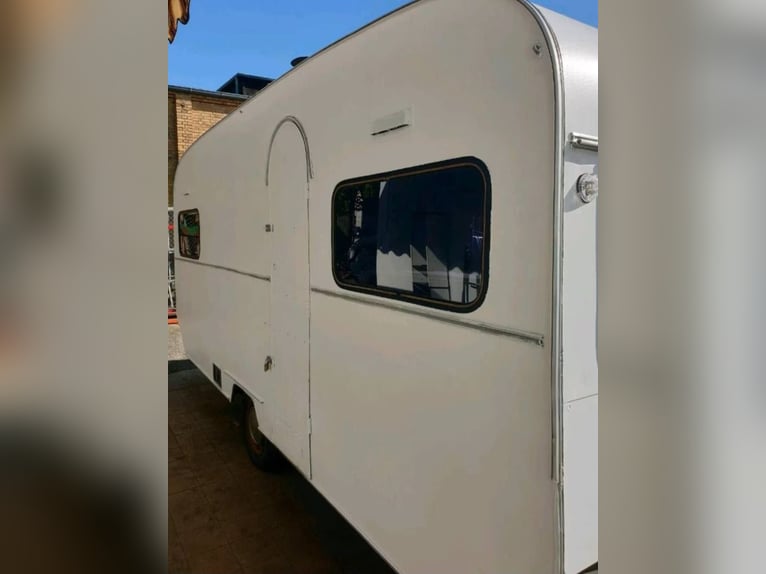 Wohnwagen umgebaut zur Sattelkammer