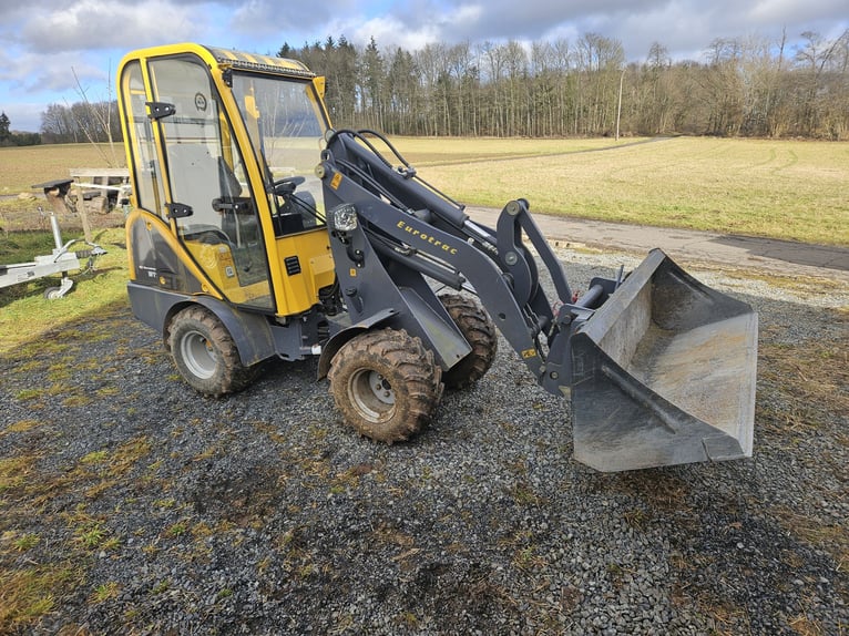 Eurotrac W11 mit Kabine, Heizung und Radio