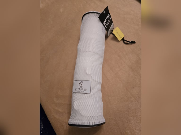 Bandagen Eskadron weis Mesh Pony 