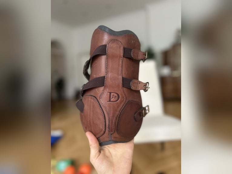 Dyon Leder Dressur-Gamaschen – braun – mit zwei Innenpads