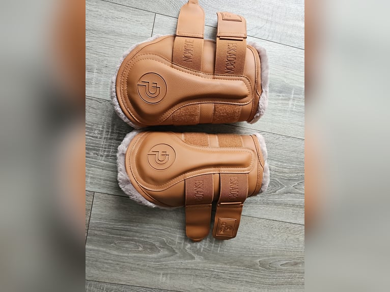 Eskadron Gamaschen – Modell Platinum mit Fell *NEU*