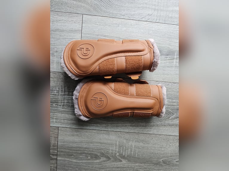 Eskadron Gamaschen – Modell Platinum mit Fell *NEU*