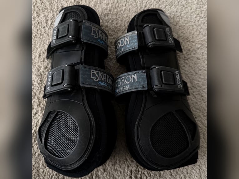 Eskadron Gamaschen + Streichkappen, AIR EASY, schwarz, Warmblut