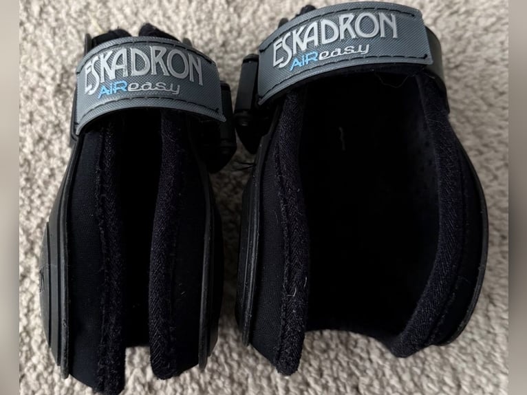 Eskadron Gamaschen + Streichkappen, AIR EASY, schwarz, Warmblut