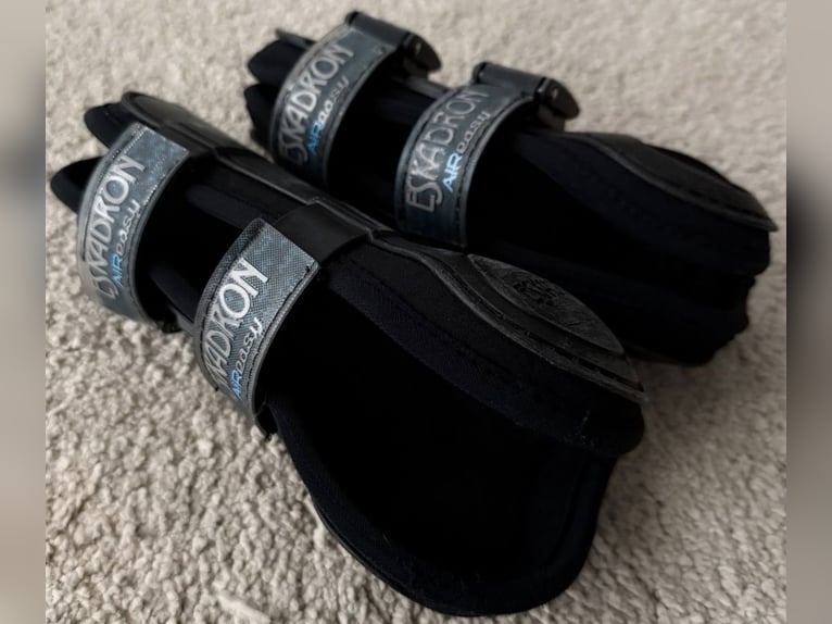 Eskadron Gamaschen + Streichkappen, AIR EASY, schwarz, Warmblut