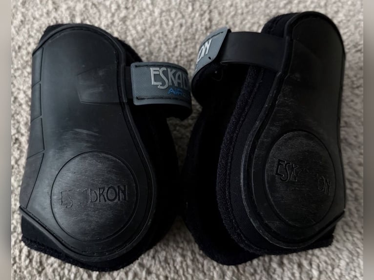 Eskadron Gamaschen + Streichkappen, AIR EASY, schwarz, Warmblut