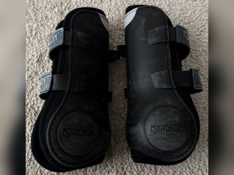 Eskadron Gamaschen + Streichkappen, AIR EASY, schwarz, Warmblut