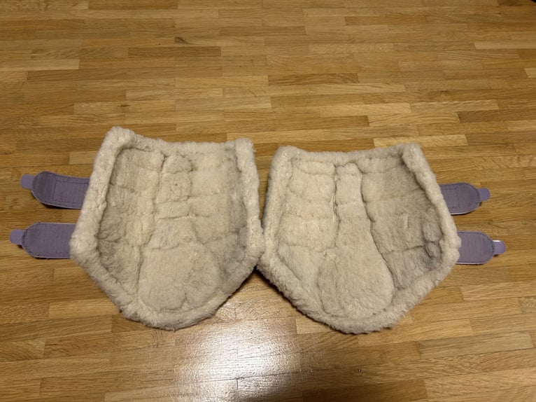 Eskadron Silk Purple Gamaschen Fauxfur M