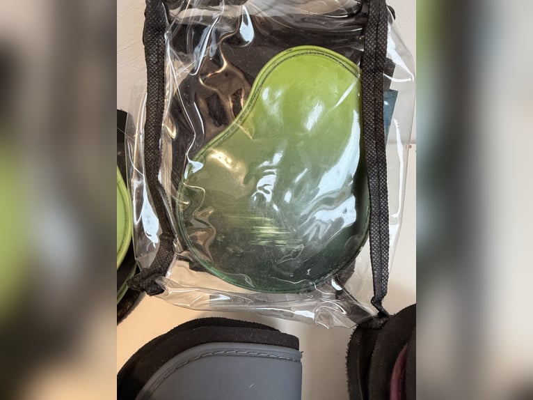 Hartschalen Gamaschen und Streichkappen 