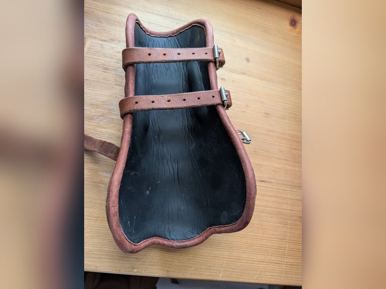 Verkaufe nicht benutze CWD Springamaschen aus hochwertigem sehr weichem Leder.
