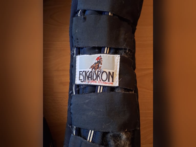 Schöne Transport-Gamaschen v.ESKADRON