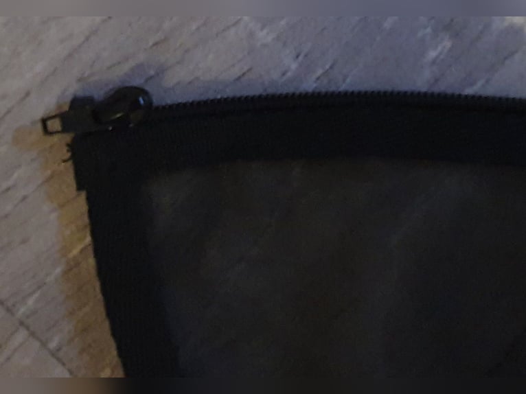 Nüstern Netz schwarz mit Reißverschluss neu