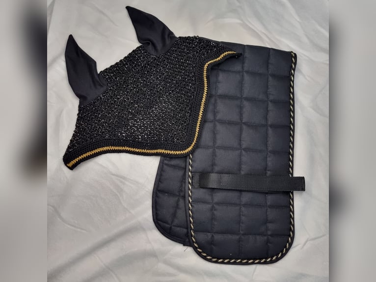 Handgemachte Fliegenhauben