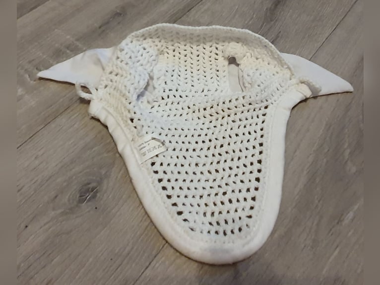 Pony Fliegenmütze weiß