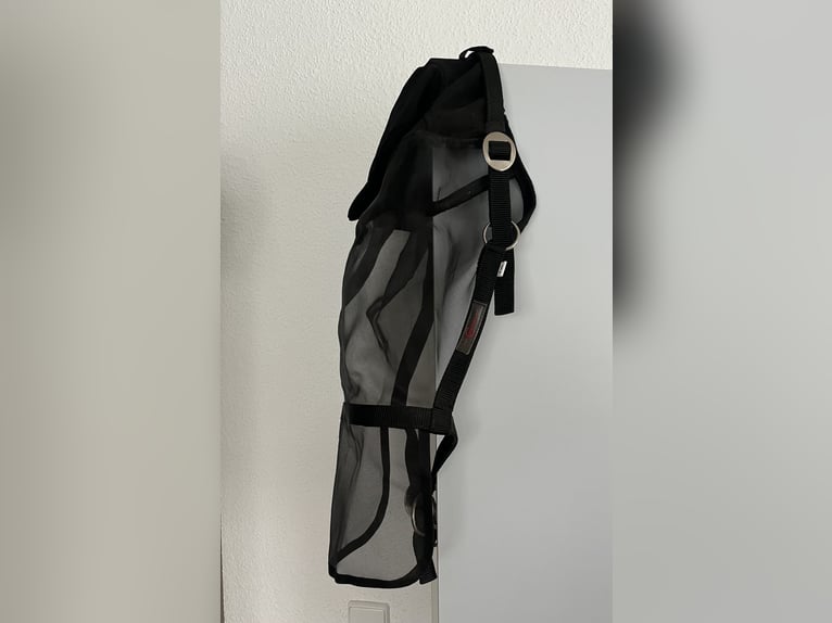 Halfter mit Fliegenschutz